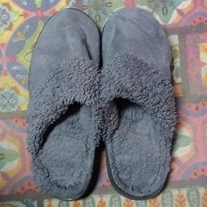 Women's slippers 6.5/7